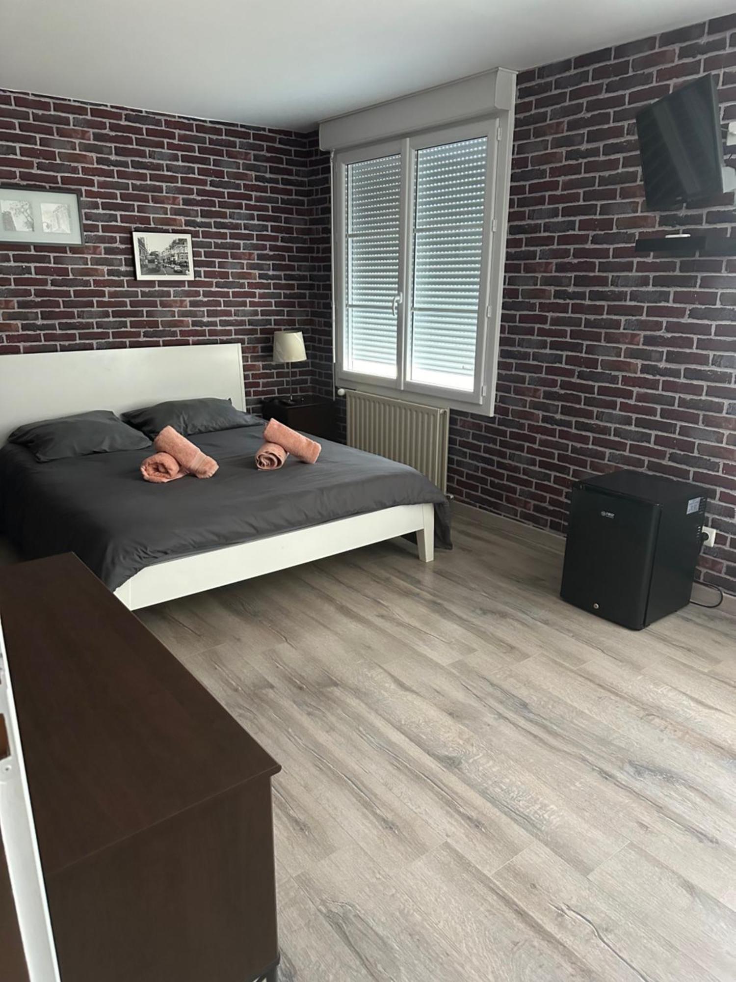 Chez Margotte Panzió Fontguenand Kültér fotó